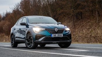 test-renault-arkana-e-tech-07-352x198.jpg